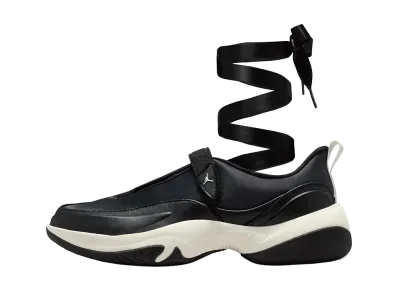 Nike Women's Jordan Pointe "Black/Sail"