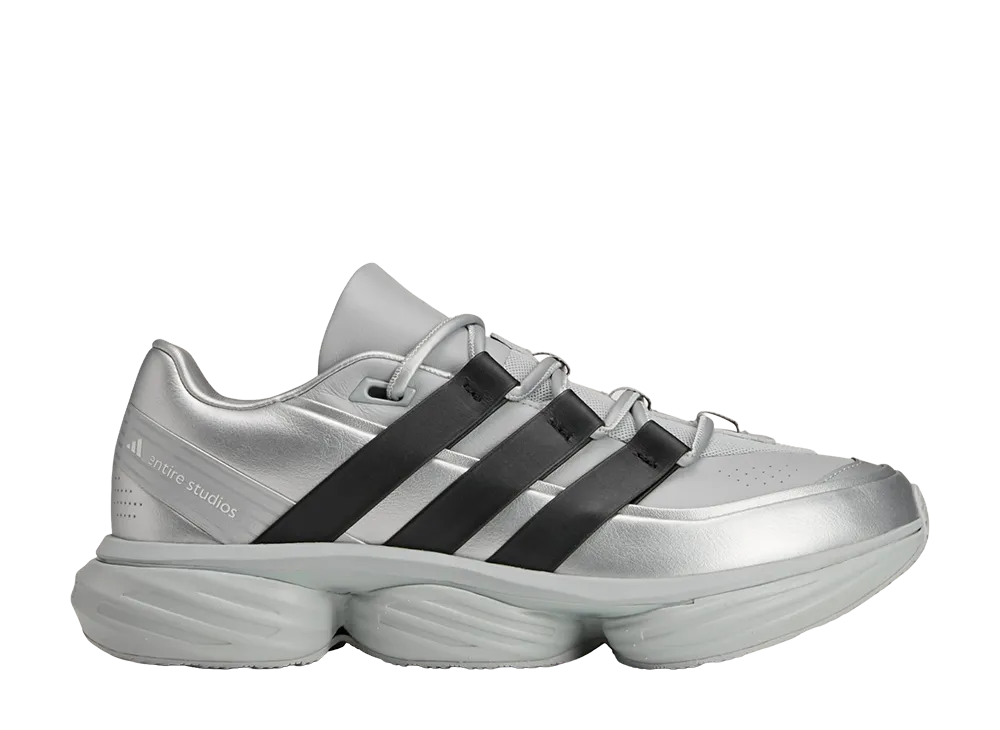 エンタイアスタジオ × アディダス ライトブレイズ POD "マットシルバー"