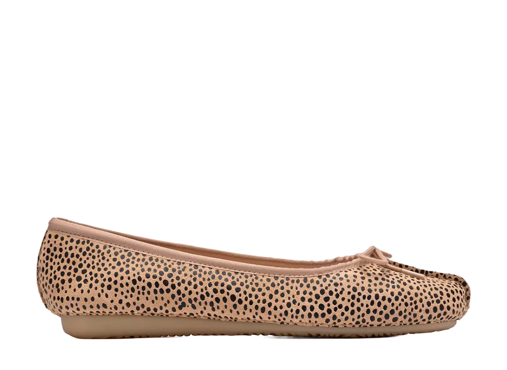 クラークス ウィメンズ フレックルアイス "アニマルプリント"