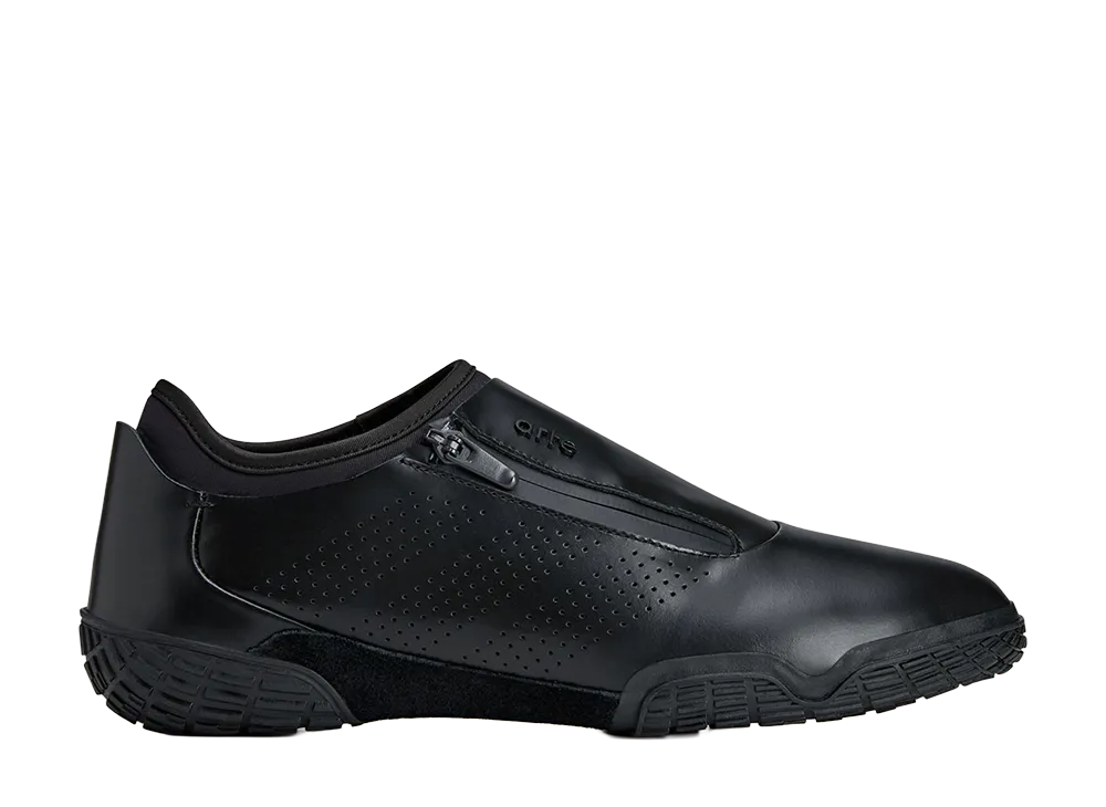 アルテ アントワープ × アディダス トリベラ "ブラック"