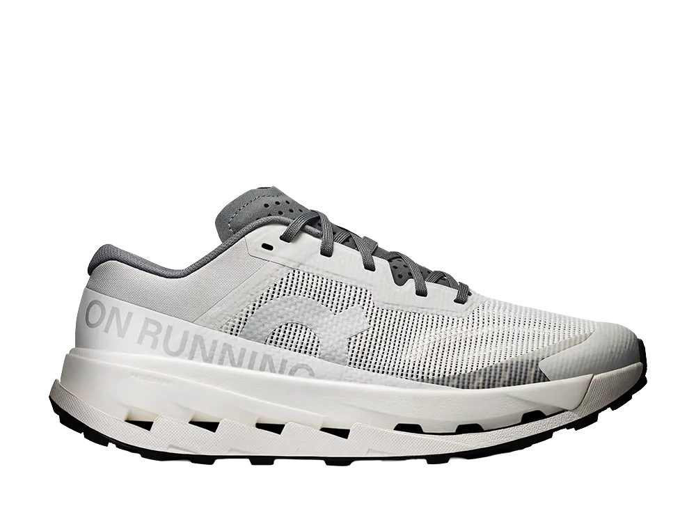 On Cloudultra 3 "Rock/White"