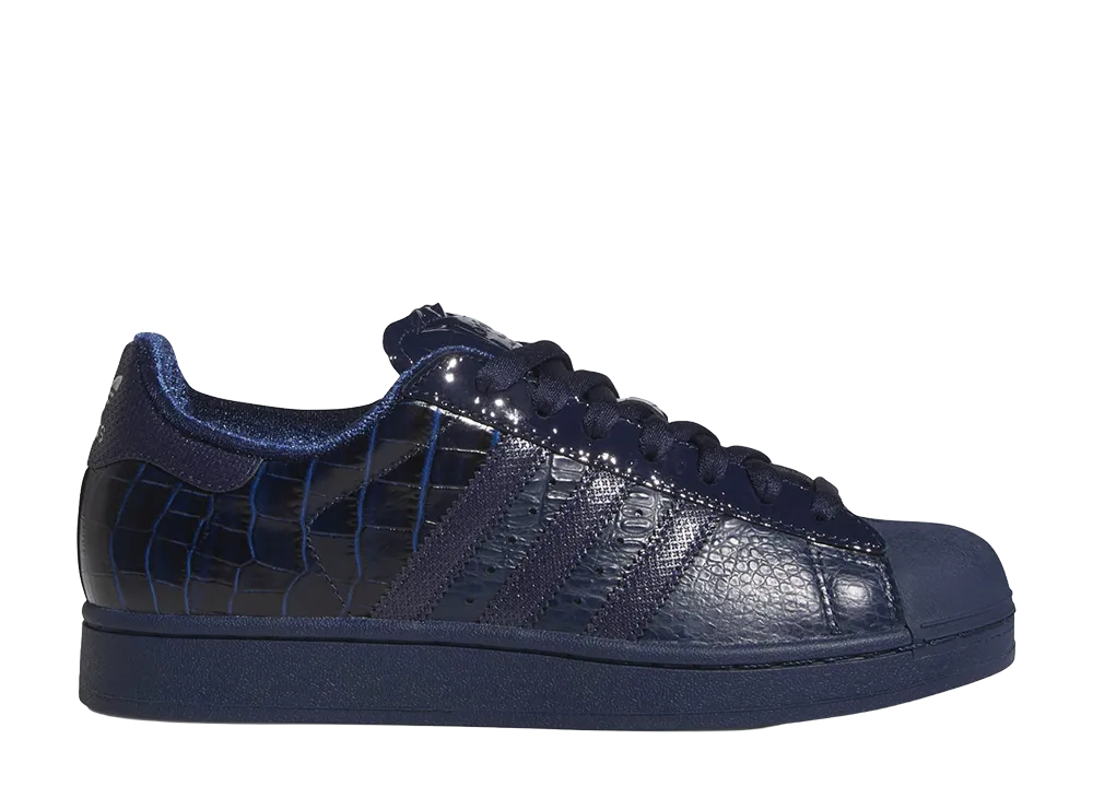 アンソニー・エドワーズ × アディダス スーパースター "ネイビークロコ"