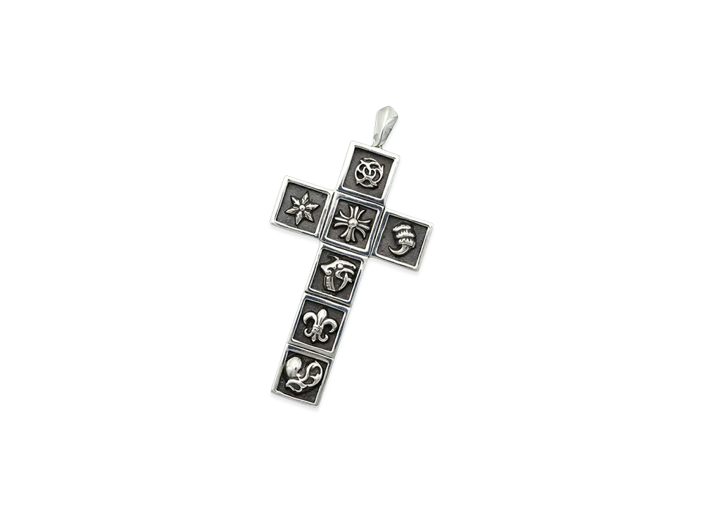 クロムハーツ フレームドチャームクロス "シルバー"