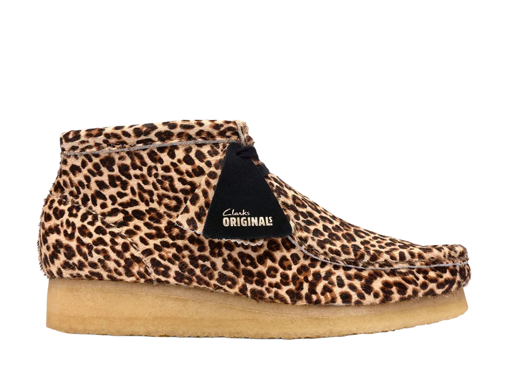 クラークス ウィメンズ ワラビーブーツ "レオパードプリント"