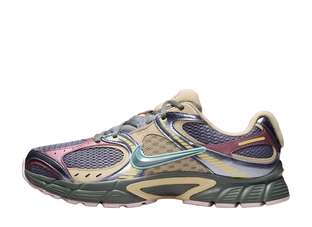 アママニエール × ナイキ V5 ランナー "ライトカーボン"