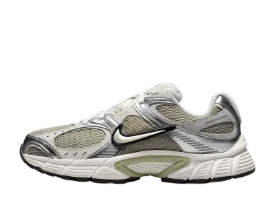 Nike Women's V5 RNR "Spruce Fog/Metallic Silver"