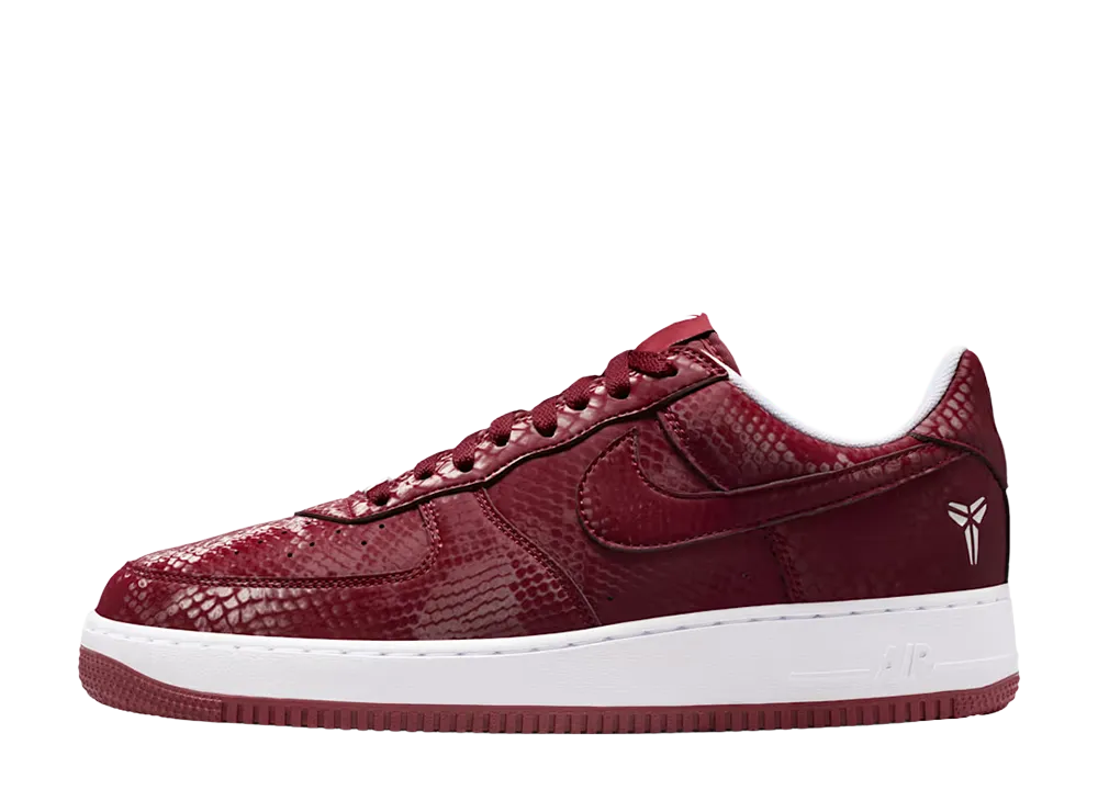 コービー・ブライアント × ナイキ エアフォース1 ロー QS "チームレッド/ホワイト"