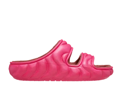 Crocs Classic Cozzzy Overpuff Sandal "Dragon Fruit"