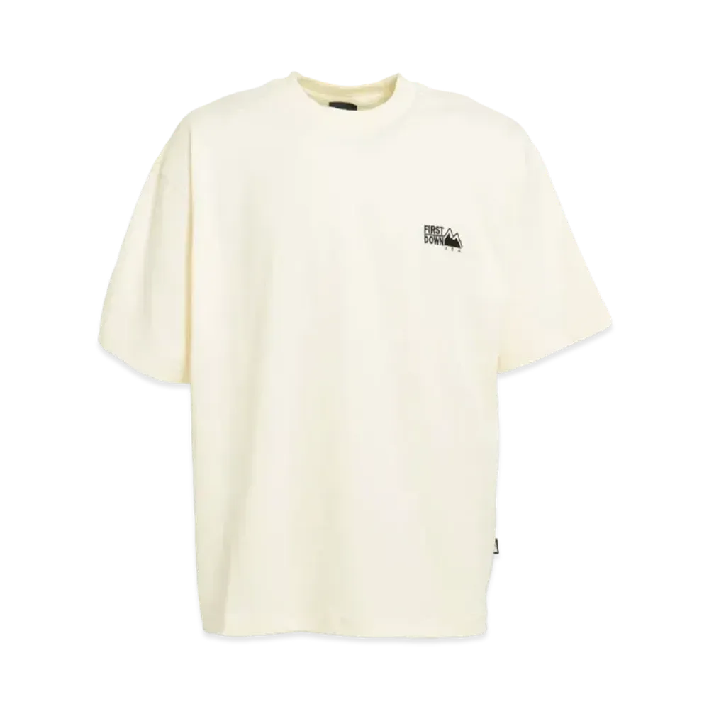 FIRST DOWN LOGO S/S T "Off White"