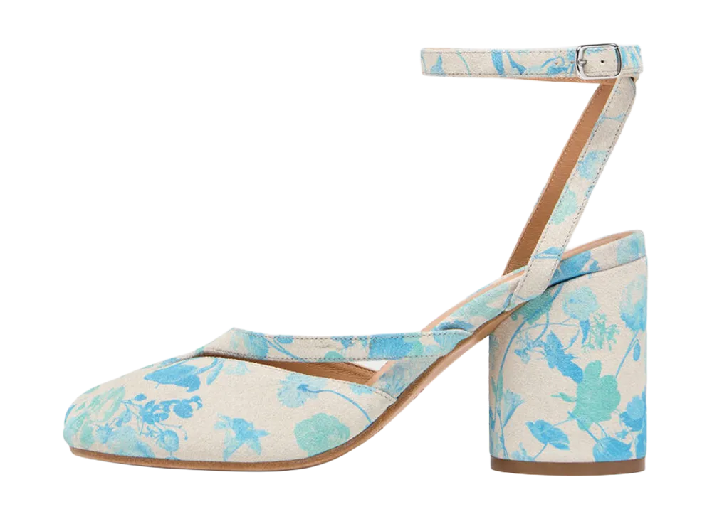 Maison Margiela Women's Tabi Sandals "White/Light Blue"