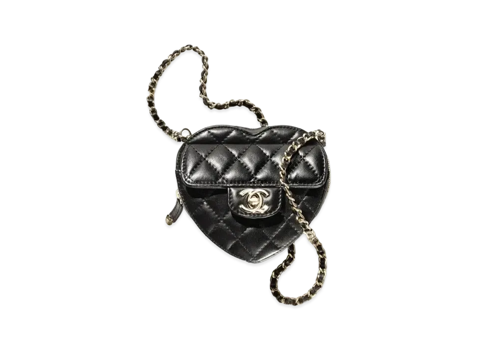 CHANEL Heart Chain Clutch Bag Lambskin "Black"