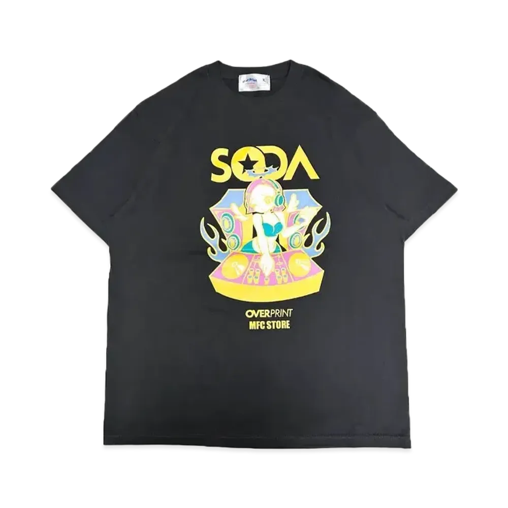 MFC STORE x over print x DJ SODA Ver. 3Saki S/S Tee "Charcoal/Yellow"