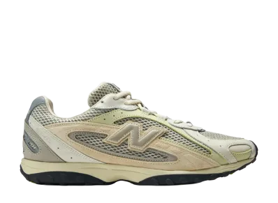 AURALEE × New Balance 204L "Cream"