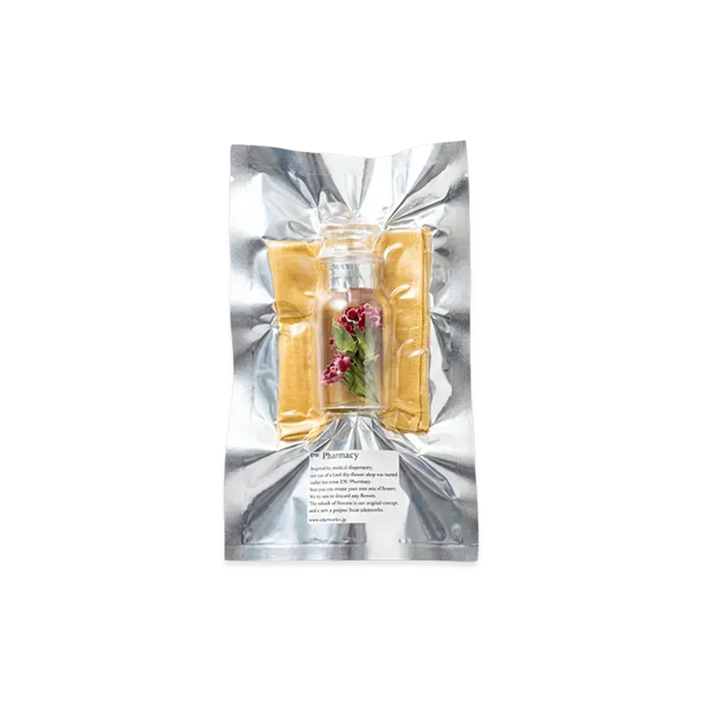 Graphpaper minus Flower Bottle & Linen Handkerchief "Warm"