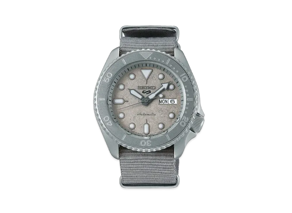 SEIKO 5 Sports Street Style SBSA127