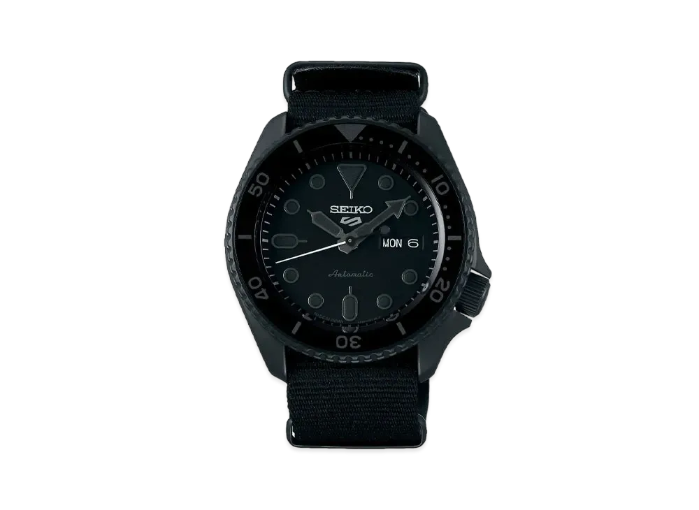 SEIKO 5 Sports Street Style SBSA025