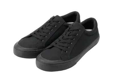 GU Canvas Sneakers "Black/Black"