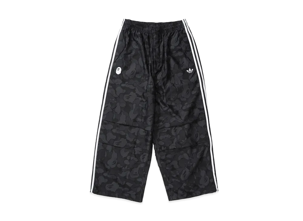 アベイシングエイプ x アディダス カモジャガードパンツ "ブラック"