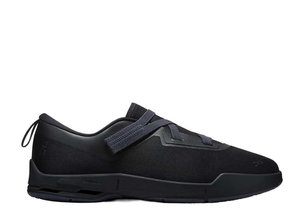 On Cloudnova Moon "Black/Ink"