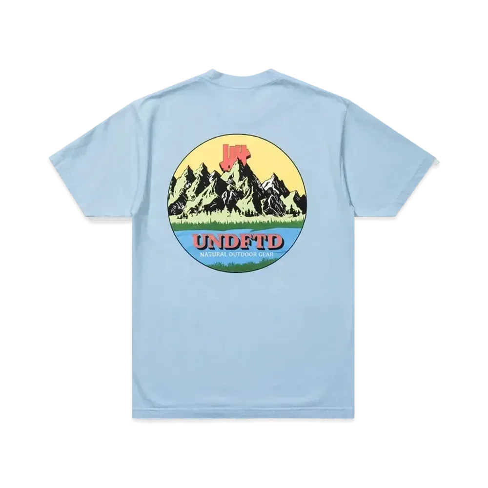 UNDEFEATED Natural S/S Tee "Lt Blue"