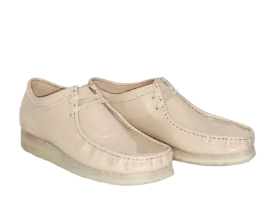 Supreme × Clarks Patent Leather Wallabee "Beige"