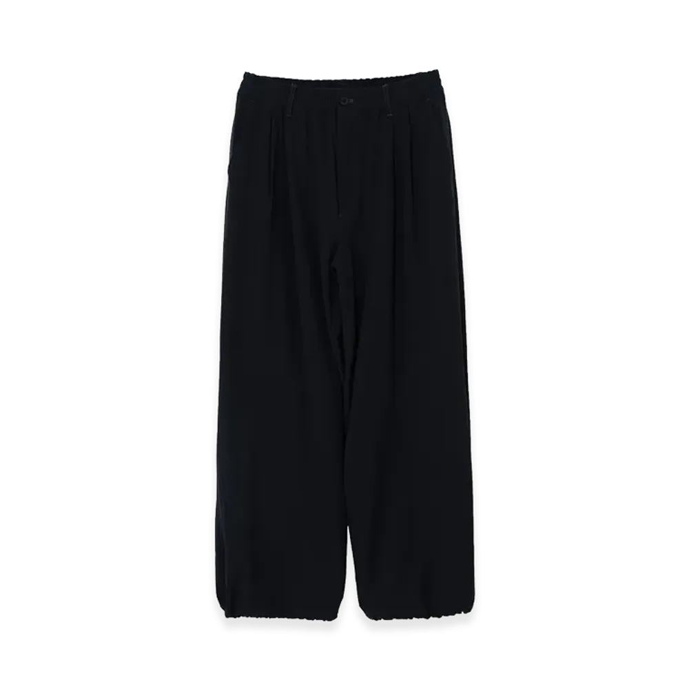YOKE Exclusive Wool Back Satin Kersey 2pleated Easy Wide Trousers "Black"