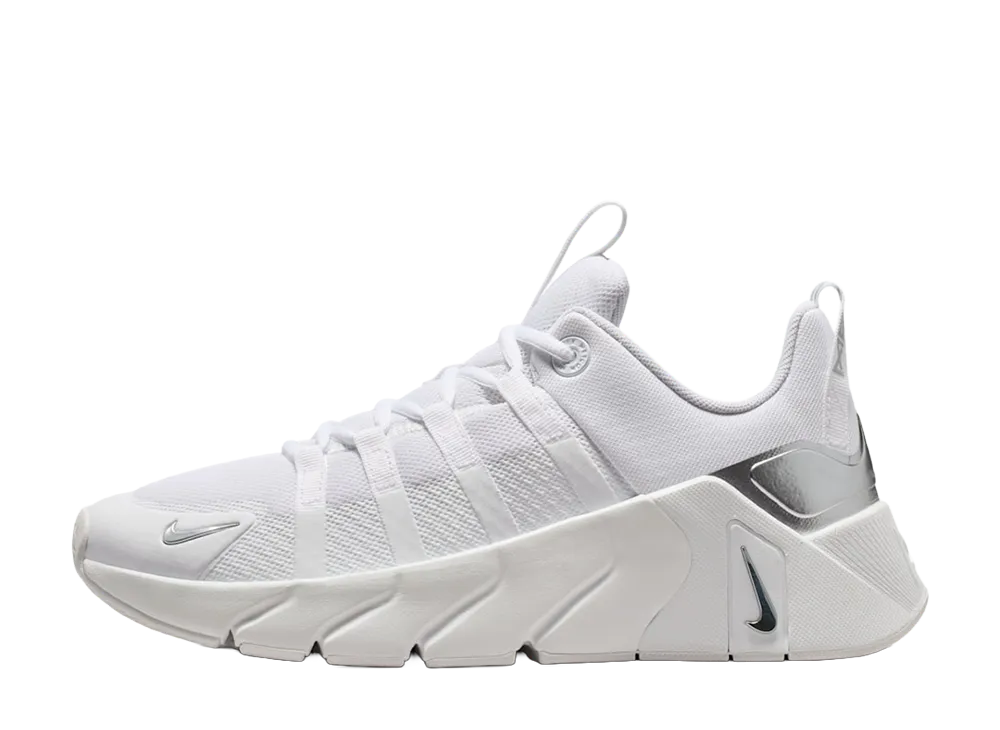 ナイキ ウィメンズ フリー メトコン7 "ホワイト/メタリックシルバー"