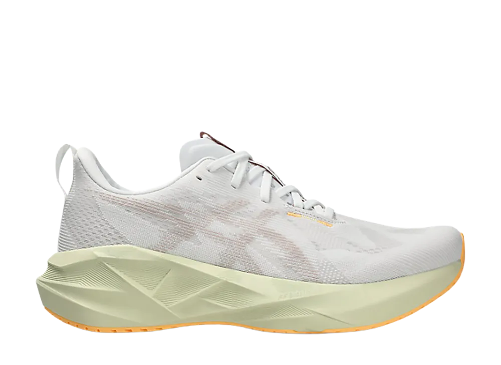 Asics Novablast 5 Wide "White/Fawn"