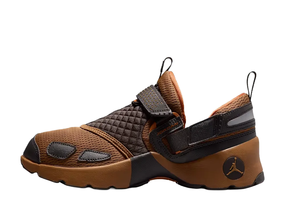 Nike Women's Jordan Trunner LX "Light British Tan/Reflective Silver"