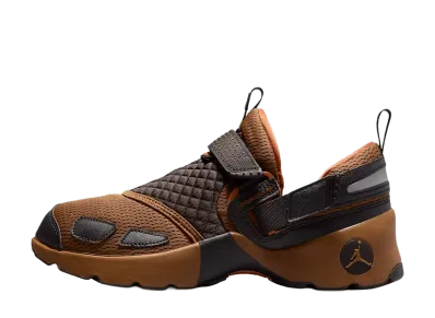 Nike Women's Jordan Trunner LX "Light British Tan/Reflective Silver"