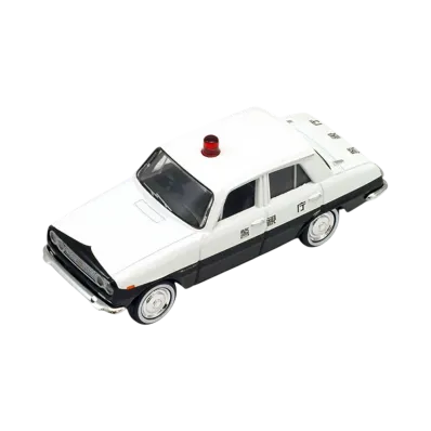 TOMYTEC "TOMICA LIMITED VINTAGE" 1/64 LV-103a Isuzu Verrett Patrol Car (Metropolitan Police Department)