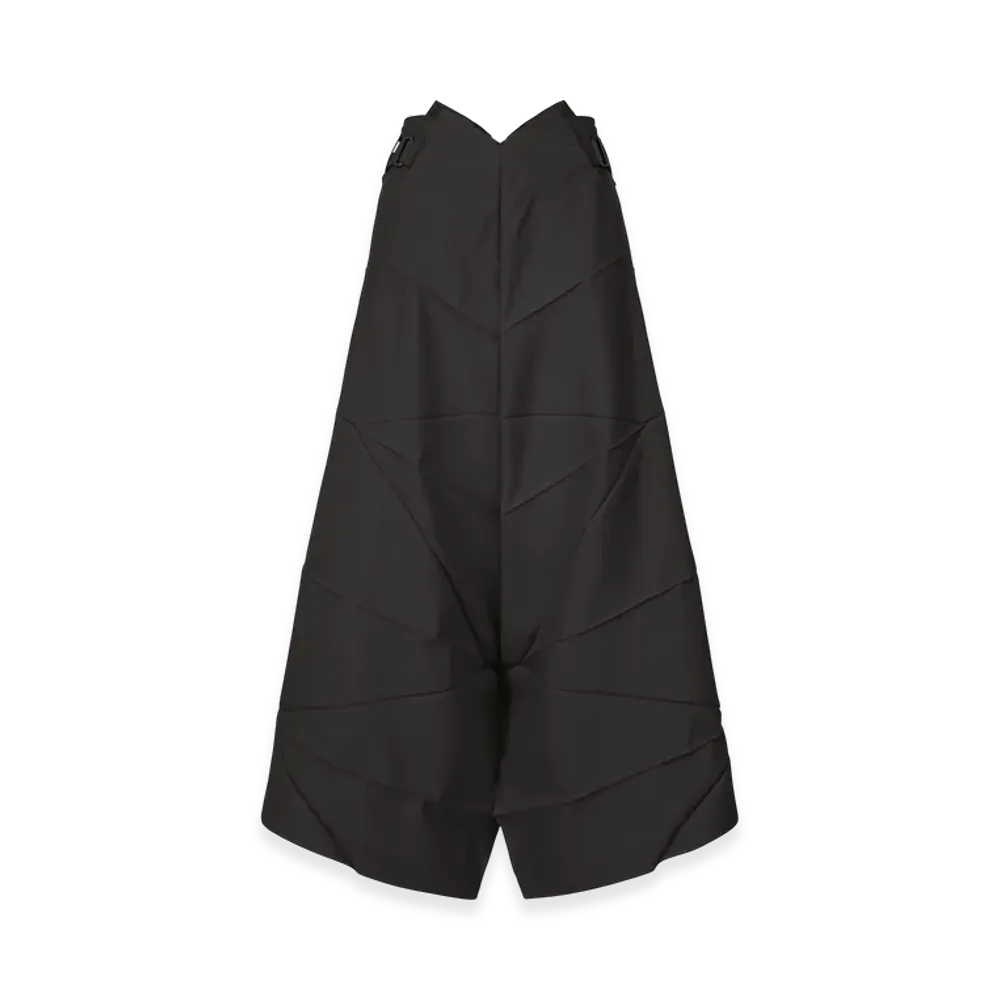 132 5. ISSEY MIYAKE No.2 "Black"