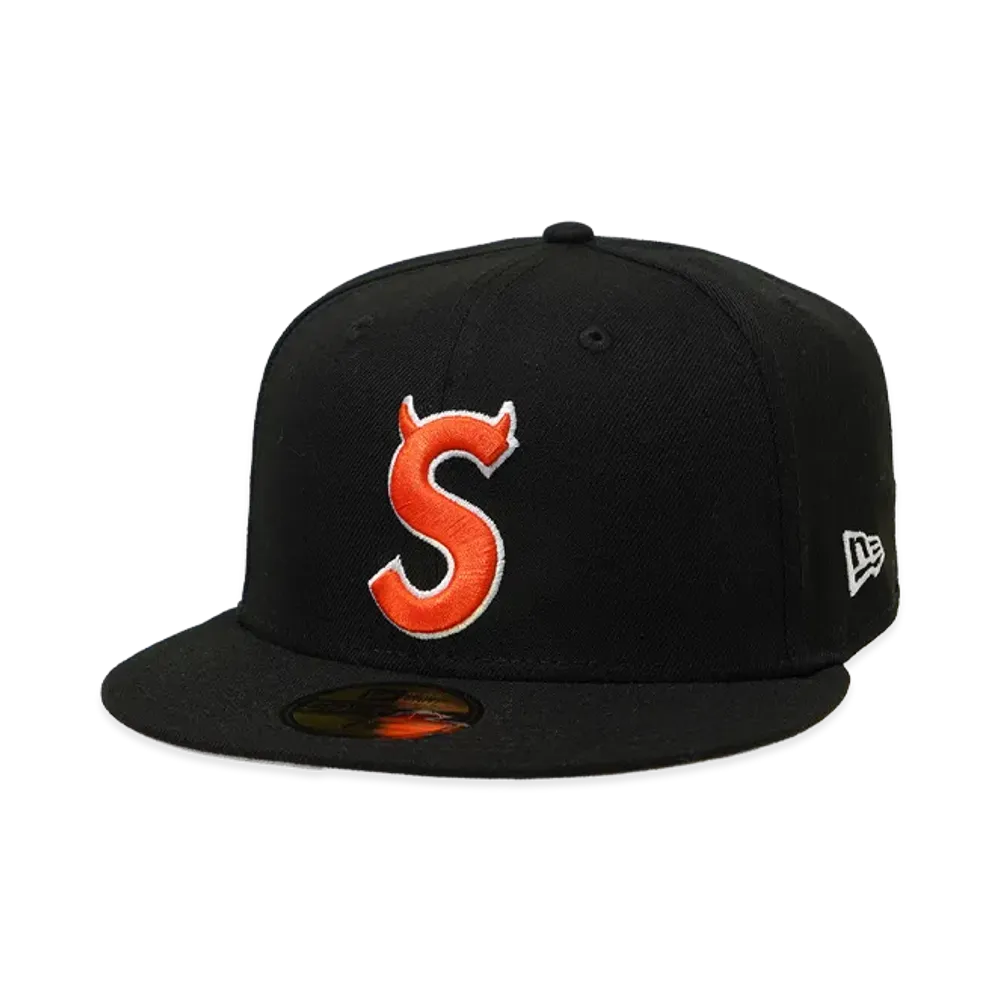 Supreme Devil S Logo New Era "Black"