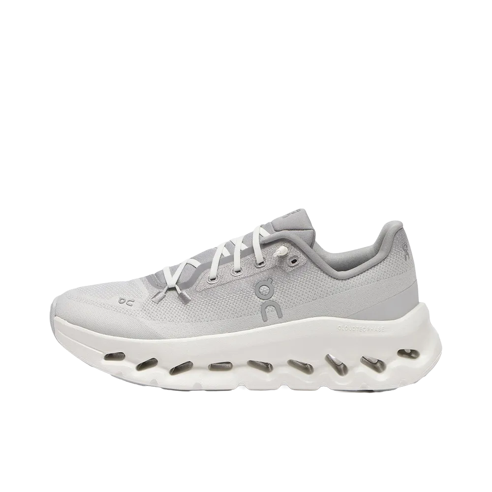 On Women's Cloudtilt "Alloy/Silver"