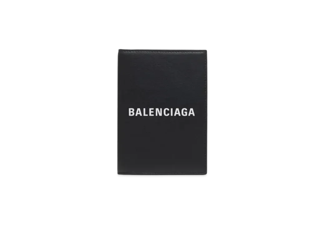 バレンシアガ エブリデイ パスポートケース 