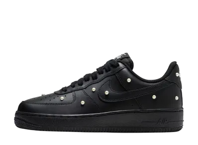 Nike Women's Air Force 1 07 Low SE "Black/Metallic Summit White"