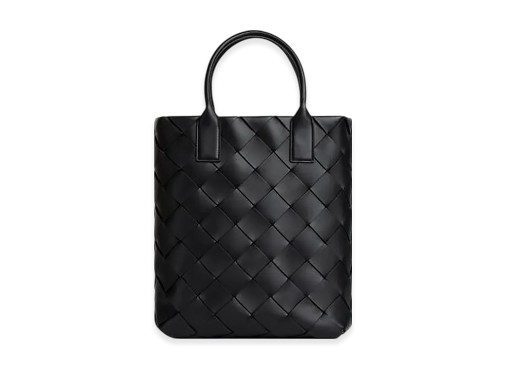 Bottega Veneta Maxi Intreccio Tote "Black/Swimming/Pool"