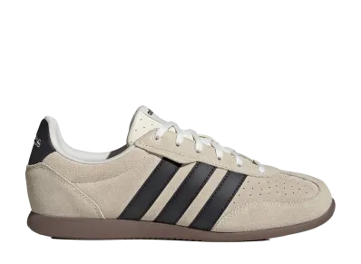adidas Women's Barreda Lo "Cream White/Core Black/Carbon"