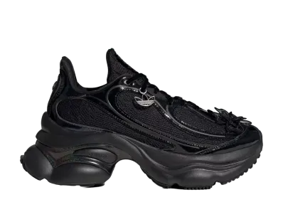 adidas Women's Ozvenuz "Core Black" (Japan Exclusive)