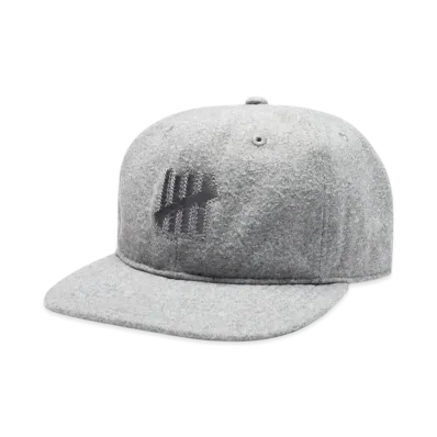 UNDEFEATED Satin Icon Applique Strapback "Beige"