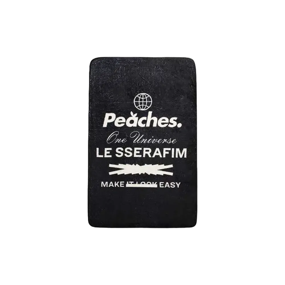 Peaches. x LE SSERAFIM BLANKET "BLACK"