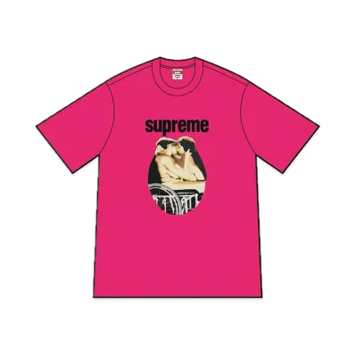 Supreme Kiss Tee "Pink"