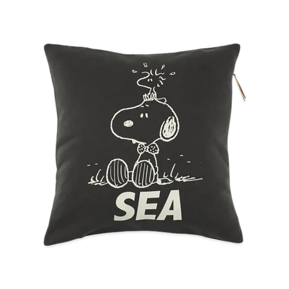 WIND AND SEA x SMOOTHY Snoopy Pigment Cushion Cover "Black"