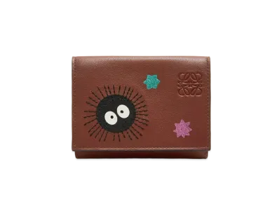 LOEWE x Spirited Away Susuwatari Trifold Wallet In Classic Calfskin "Havana"