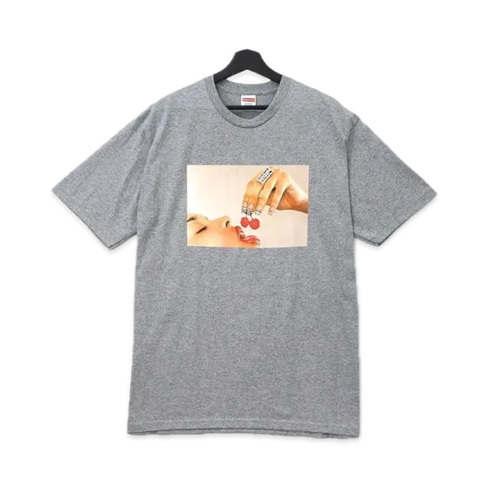 シュプリーム チェリー Tシャツ "グレー"