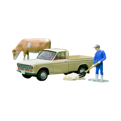 TOMYTEC "TOMICA LIMITED VINTAGE" 1/64 LV-195d Datsun 1300 Truck (Light Brown) With Figure