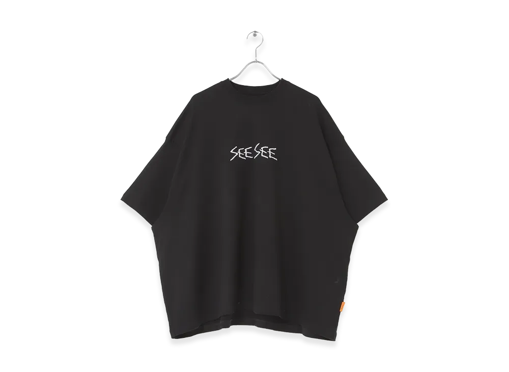 SEE SEE Super Big Calligraphy Tee "Black"