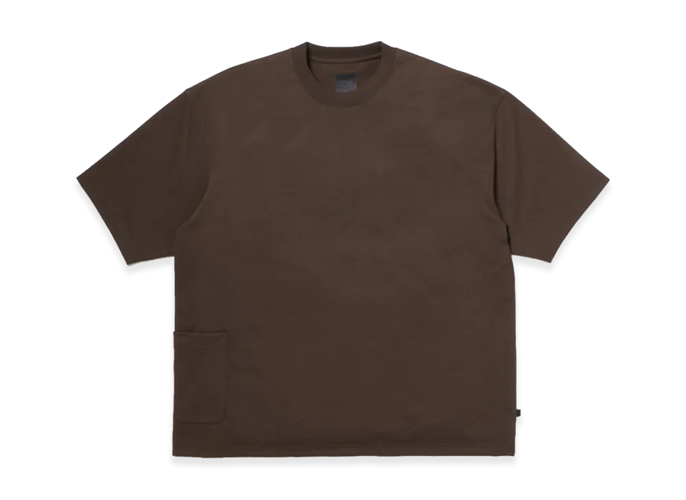 DAIWA PIER39 Tech Side Pocket S/S Tee "Dark Brown"