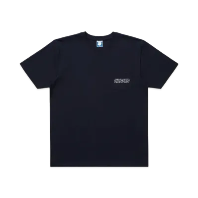 UNDEFEATED Outline S/S Pocket Tee "Navy"