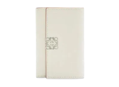 LOEWE Anagram Small Vertical Wallet In Pebble Grain Calfskin "Light Ghost"